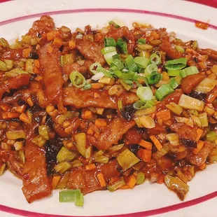 19. Shredded Beef in Hot Garlic Sauce Weekend Lunch Special