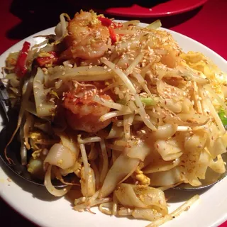412. Seafood Chow Fun / Malaysian Style