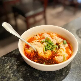 Spicy wonton in chili oil sauce