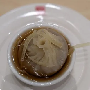 Juicy steam dumpling in ginger vinegar sauce