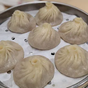 Juicy steam dumplings