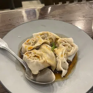 D5. Wonton in Hot Chili Sauce-