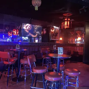 I come in at noon and order my pizza from next door!