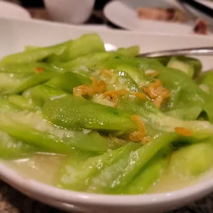 sauteed loofa with dried shrimp