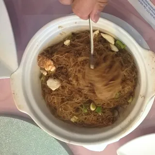 502. Dry Rice Noodle in Pot