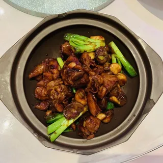 503. Chestnut and Chicken in Pot