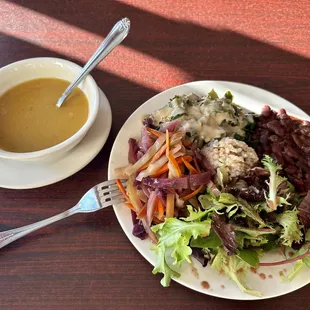 Delicious vegan full plate with soup. Love it!