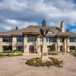 The Shangri-La Clubhouse