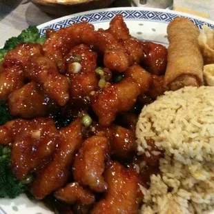 General chows chicken dinner comes with soup