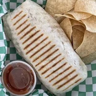 Breakfast burrito w tri tip