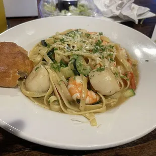 Shrimp and Scallop Scampi. Delicious! I took half of it home!!