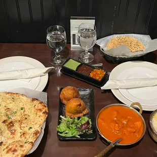 Garlic Naan, Chicken Tikka Masala, Vegetable Samosa