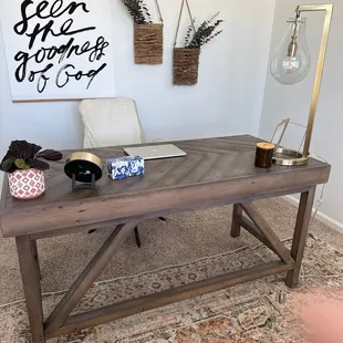 Desk and lightbulb lamp are gorgeous.