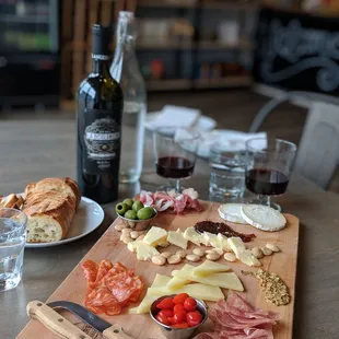 Six piece meat and cheese