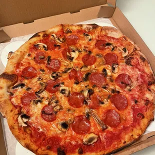 Pep &amp; mushroom pizza. Sourdough!!!!