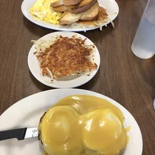 Shar'els platter &amp; Eggs Benedict