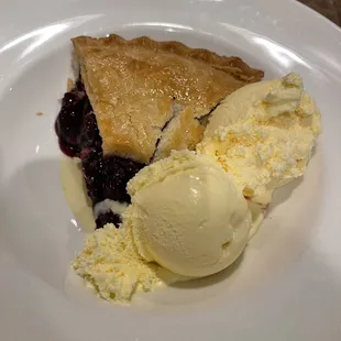 Oregon Marionberry pie ala mode