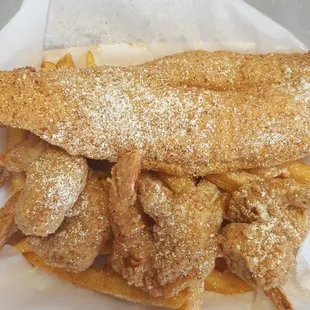 1pc catfish and 5shrimp basket with fries and bread and sharks famous lemon pepper.