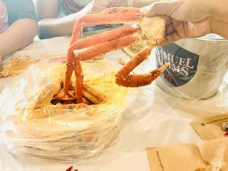 Crackin' Crab Seafood Boil