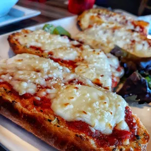 Garlic bread Pizza