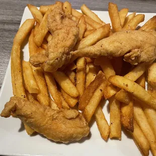 Kids chicken fingers n fries