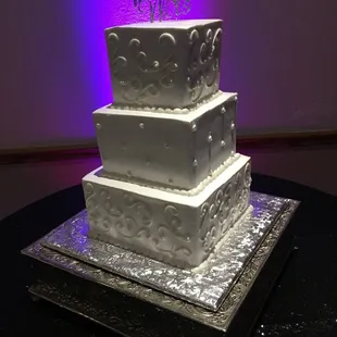 The delicious cake!