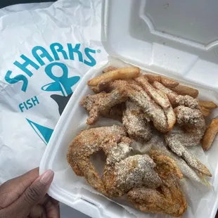 6pcs wings with lemon pepper seasoning and fries