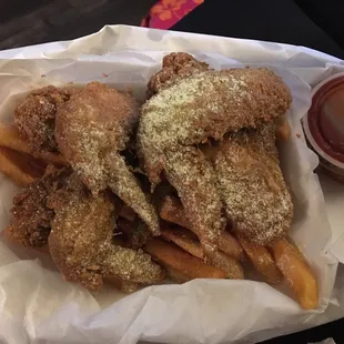 4 wings with lemon pepper and mild sauce