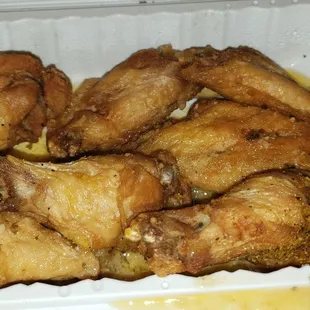 garlic parmesan and lemon pepper wings and cheese fries