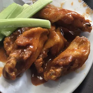 Hot wings with 24 different sauces !