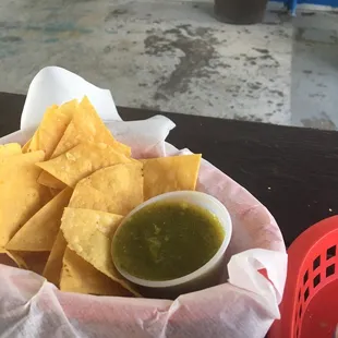 Chips and salsa that came to each table.