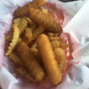 Cheese sticks and fries. Didn&apos;t order the fries. Family liked the cheese sticks.  Nice cheese pull.  Fries were really good.  Pricey.