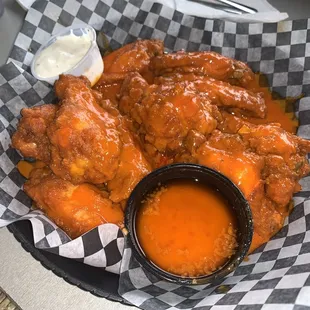 Fabulous Wings!!! Brarlic Sauce. (Buffalo &amp; Garlic)