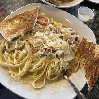 Chicken Fettuccine Alfredo