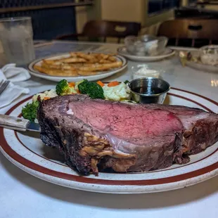 prime rib medium $35 (fri or sat dinner only)