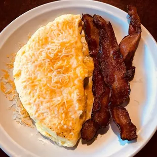 Pretty decent cheese omelette and yummy bacon