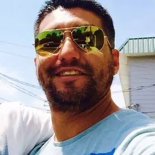 Arturo R.