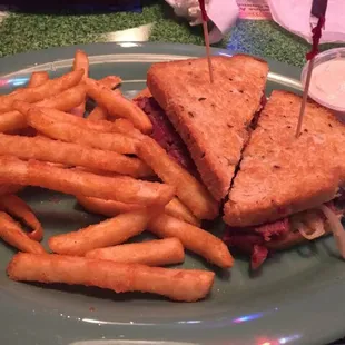 Super yummy Reuben!!!