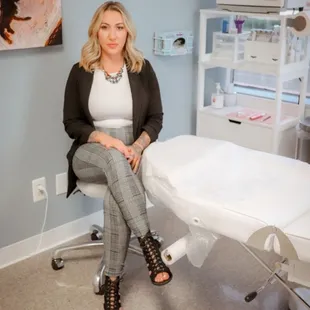 Holly Smith certified and specialist in MICRONEEDLING, Plasma Pen, Cryo Facials and more.