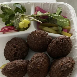 Falafel 6 Pieces Platter