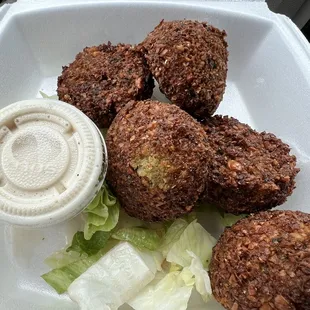 Falafel (5 pieces) fresh made when you order them!