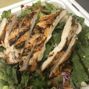 Fatttoush with chicken