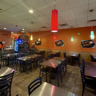 Overview of the dining area