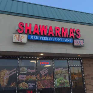 the front of shawarma's