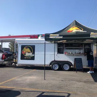 Very clean taco truck