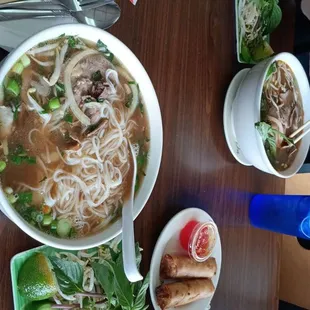 Shawnee Pho