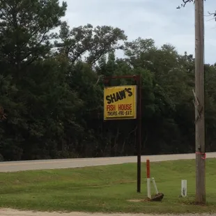 a sign for shaw&apos;s fish house