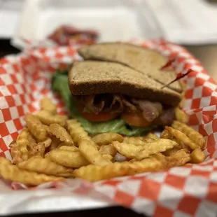Shaw's Patio Bar & Grill