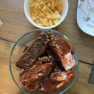 Bbq ribs and Mac n cheese
