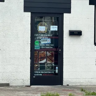 Heads up, Cash Only. CALL BEFORE GOING.